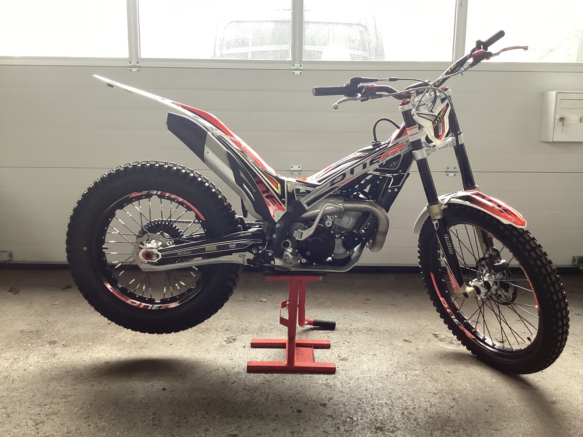 TRRS ONE R 250
